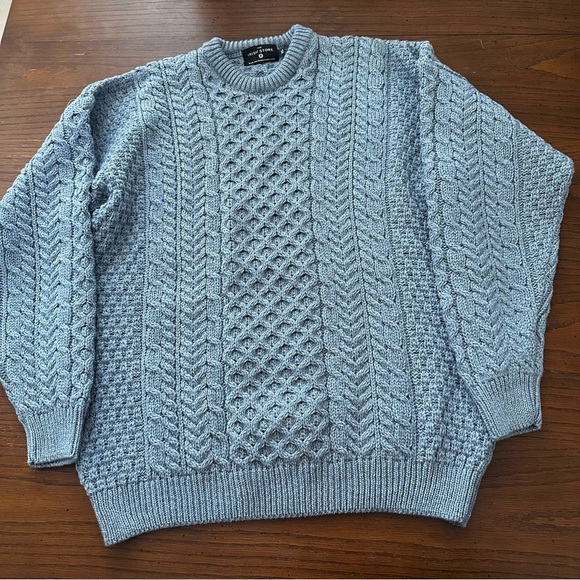 The Irish store Women's Blue Cable Knit chunky knit  Sweater - Picture 1 of 5